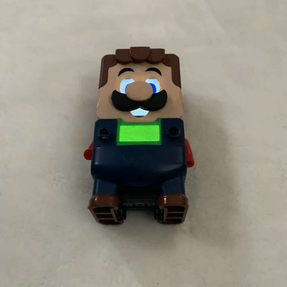 LEGO Super Mario Interactive Luigi Figure from Set 71387 - Missing Hat & Buttons - Picture 7 of 13
